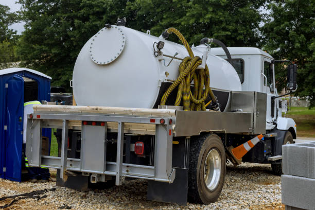 Best Portable restroom trailer rental  in Chippewa Falls, WI